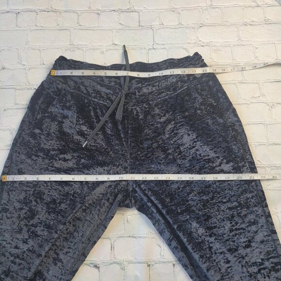 Lululemon woman black crushed velvet Ready to Crush Joggers size 10 - Picture 6 of 12